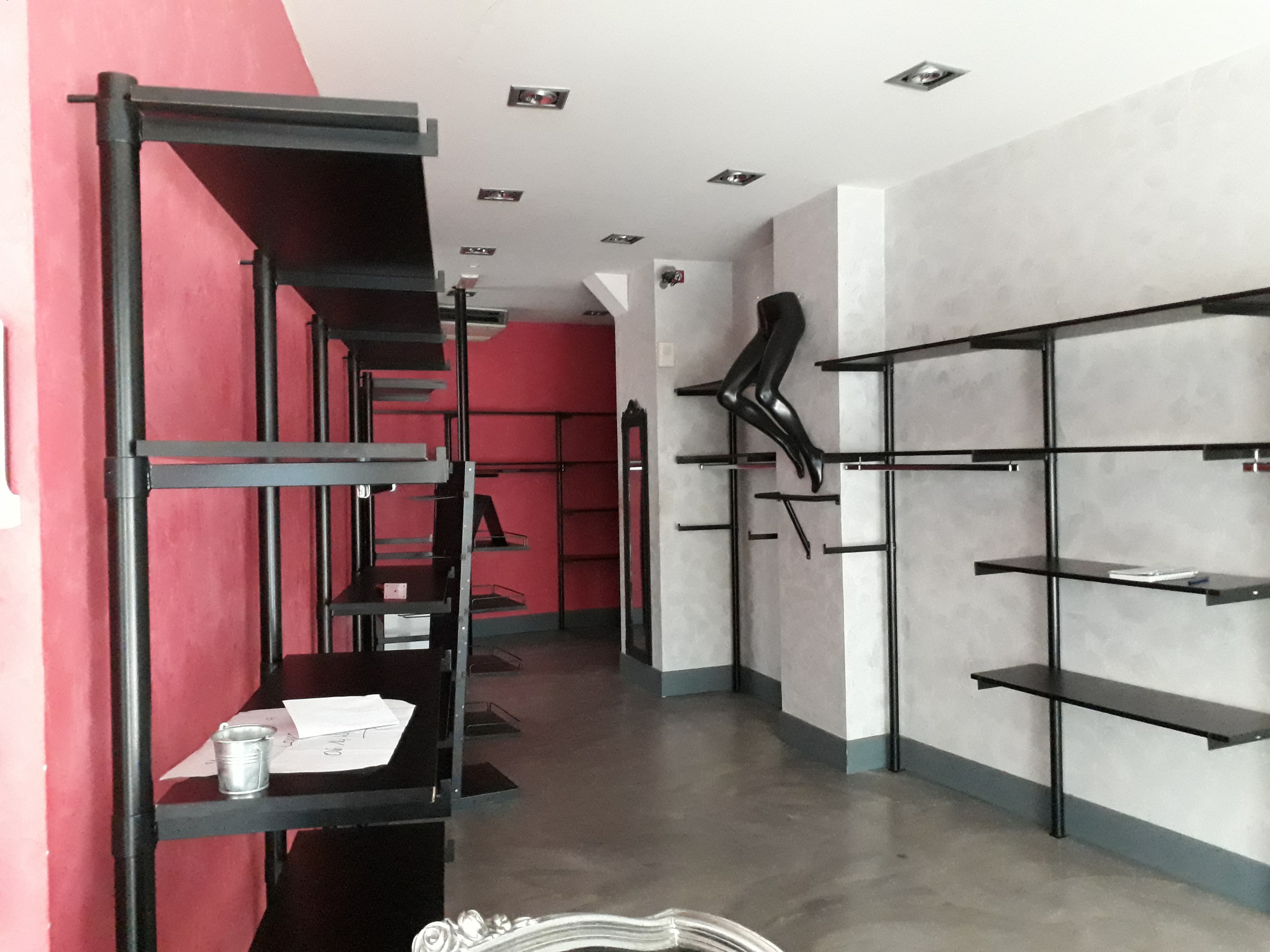 avant-boutique-decoration-interieur-renovation photo-avant-projet-boutique-masculine-surmesure-decoration-interieur